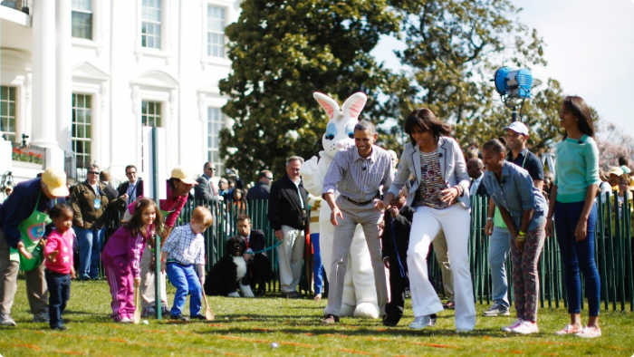 040113-national-white-house-easter-egg-obama-family-michelle-daughters