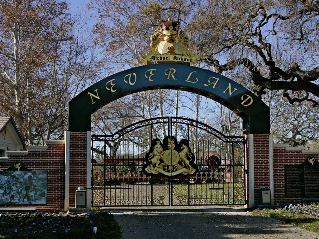 welcome-to-neverland-ranch-the-famed-2800-acre-property-that-once-belonged-to-the-late-michael-jackson
