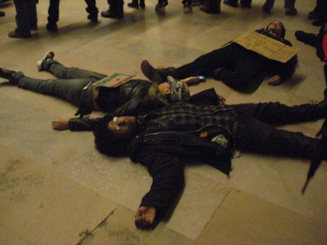 activists protest violate mta die in ban at grand central video