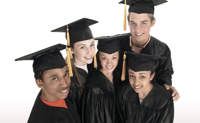 Graduation rates are rising (Thinkstock)