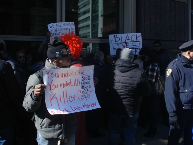 peter liang officer who killed akai gurley arraigned family supporters rally outside courthouse
