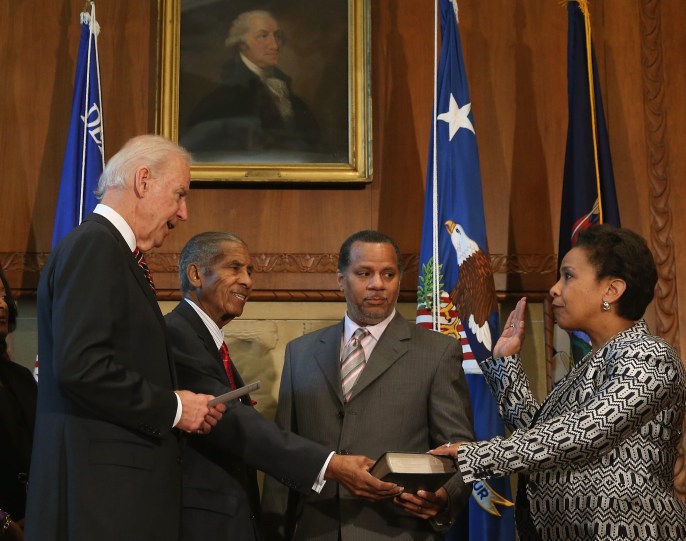 Loretta Lynch sworn in Attorney General