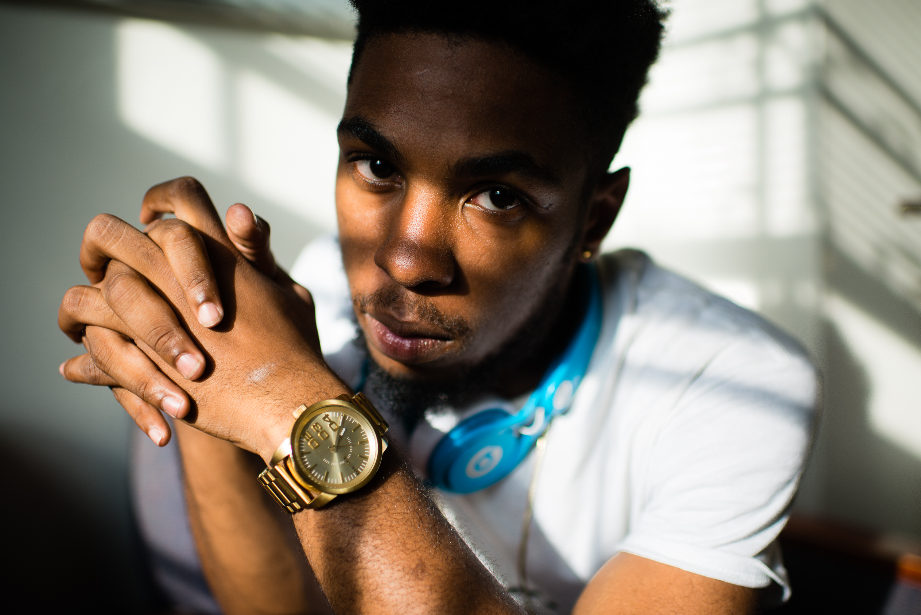 WASHINGTON, DC - OCTOBER 13: Jason Goolsby, 18, of DC was hand