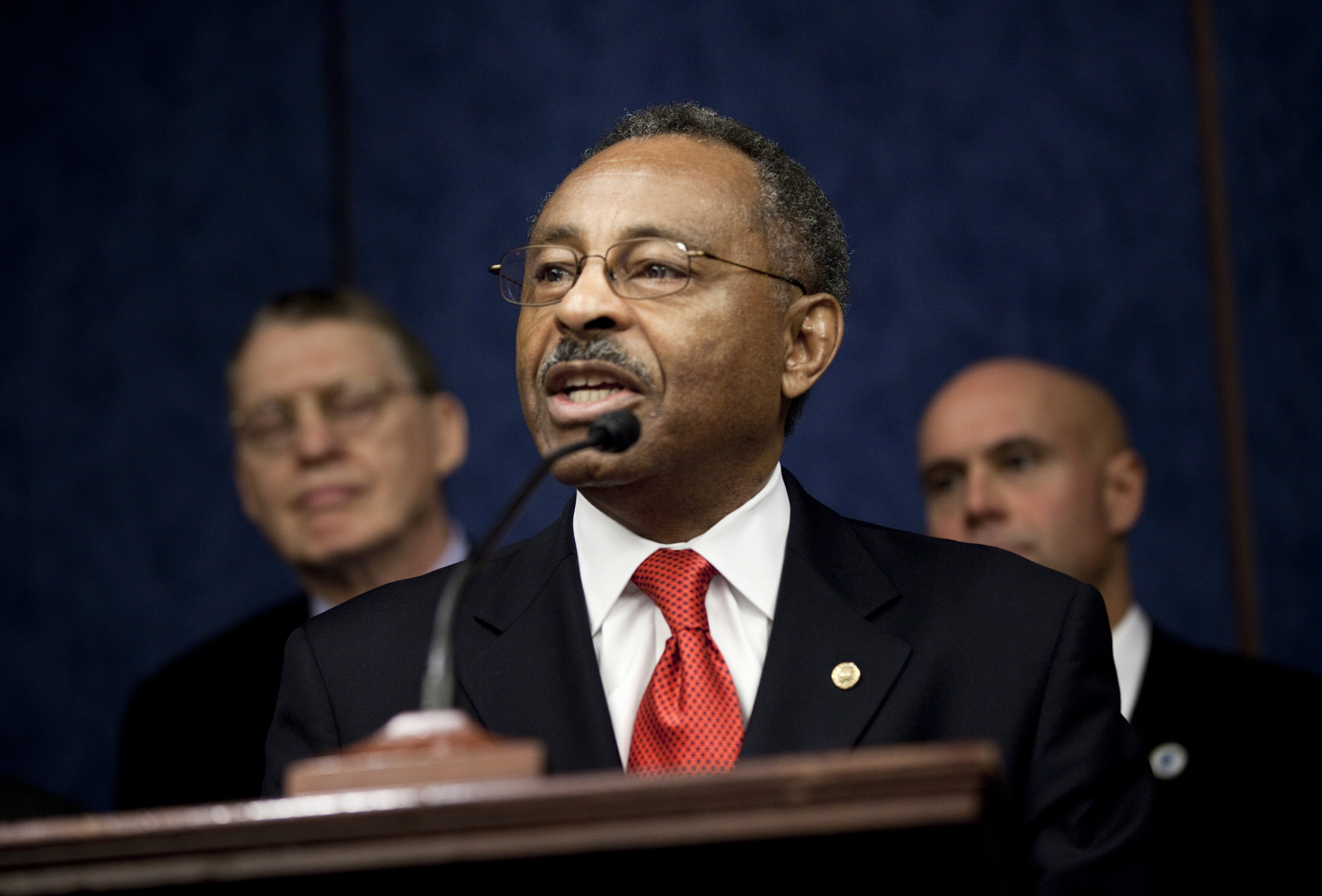 Lieberman, Democratic Senators Urge Repeal Of 'Don't Ask Don't Tell'