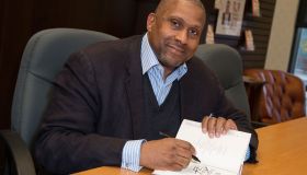 Tavis Smiley Book Signing