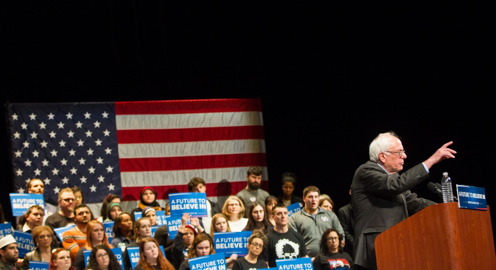 US-VOTE-DEMOCRAT-SANDERS