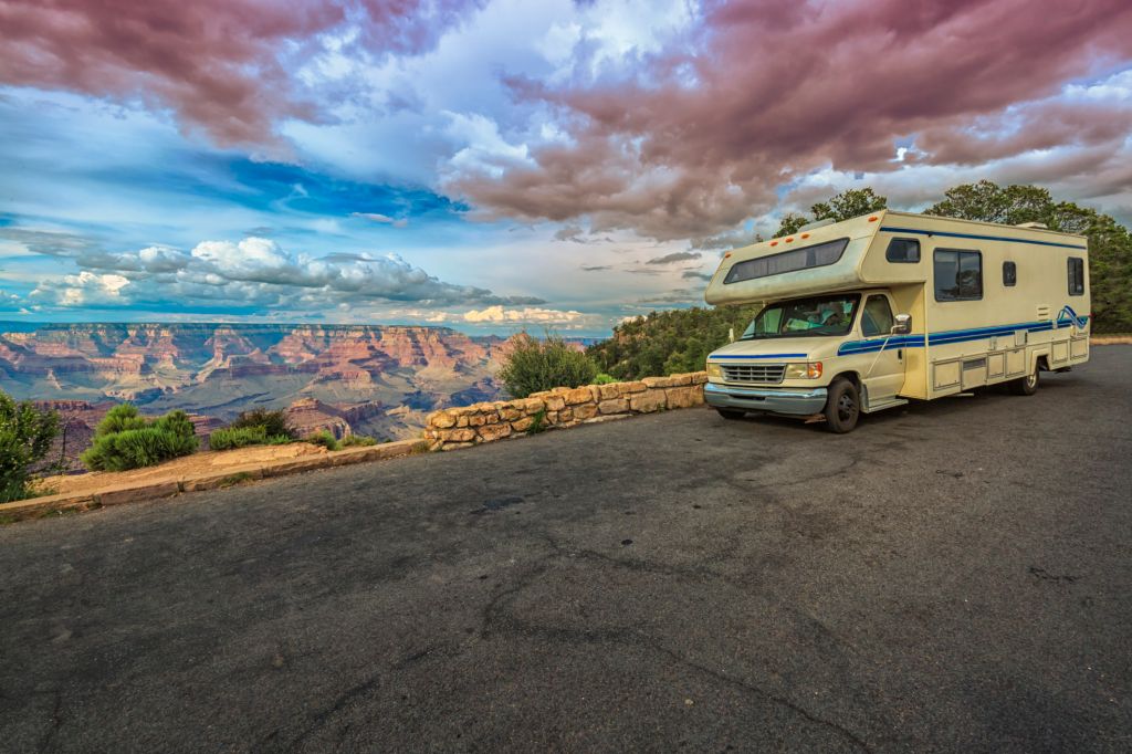 RV making stop in the heights of the Grand Canyon
