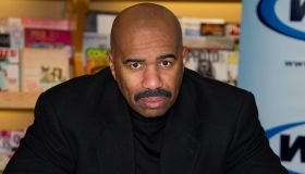 Steve Harvey Signs Copies Of 'Straight Talk, No Chaser' - January 18, 2011