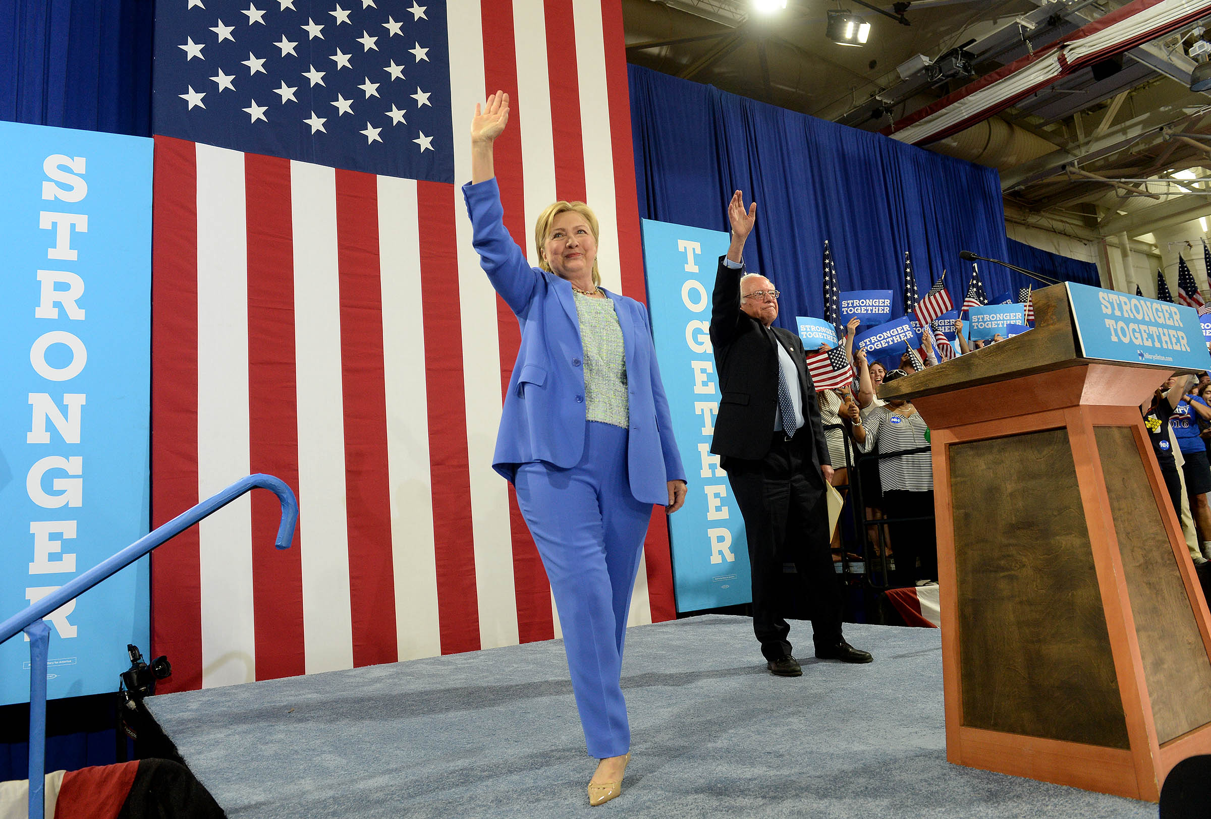 Bernie Sanders Campaigns With Hillary Clinton In New Hampshire