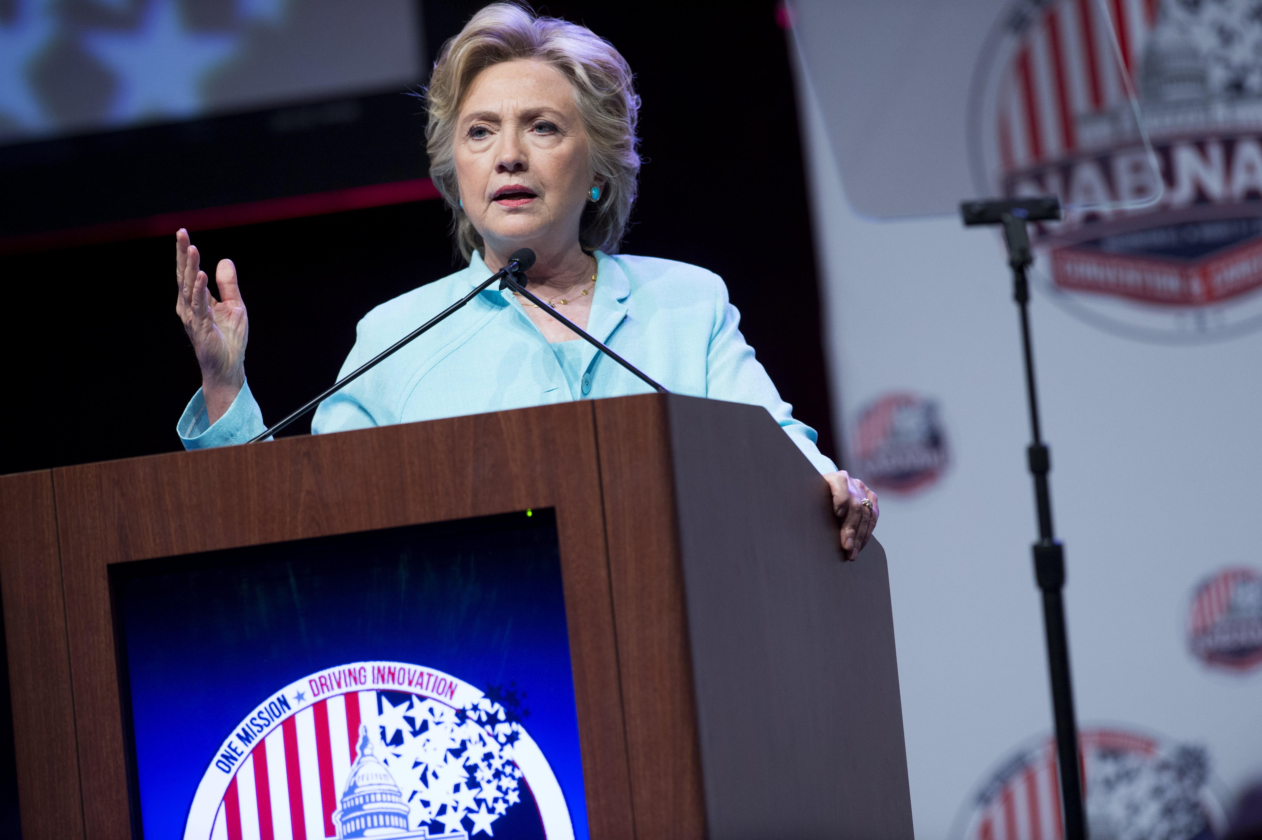 US-VOTE-DEMOCRATS-CLINTON