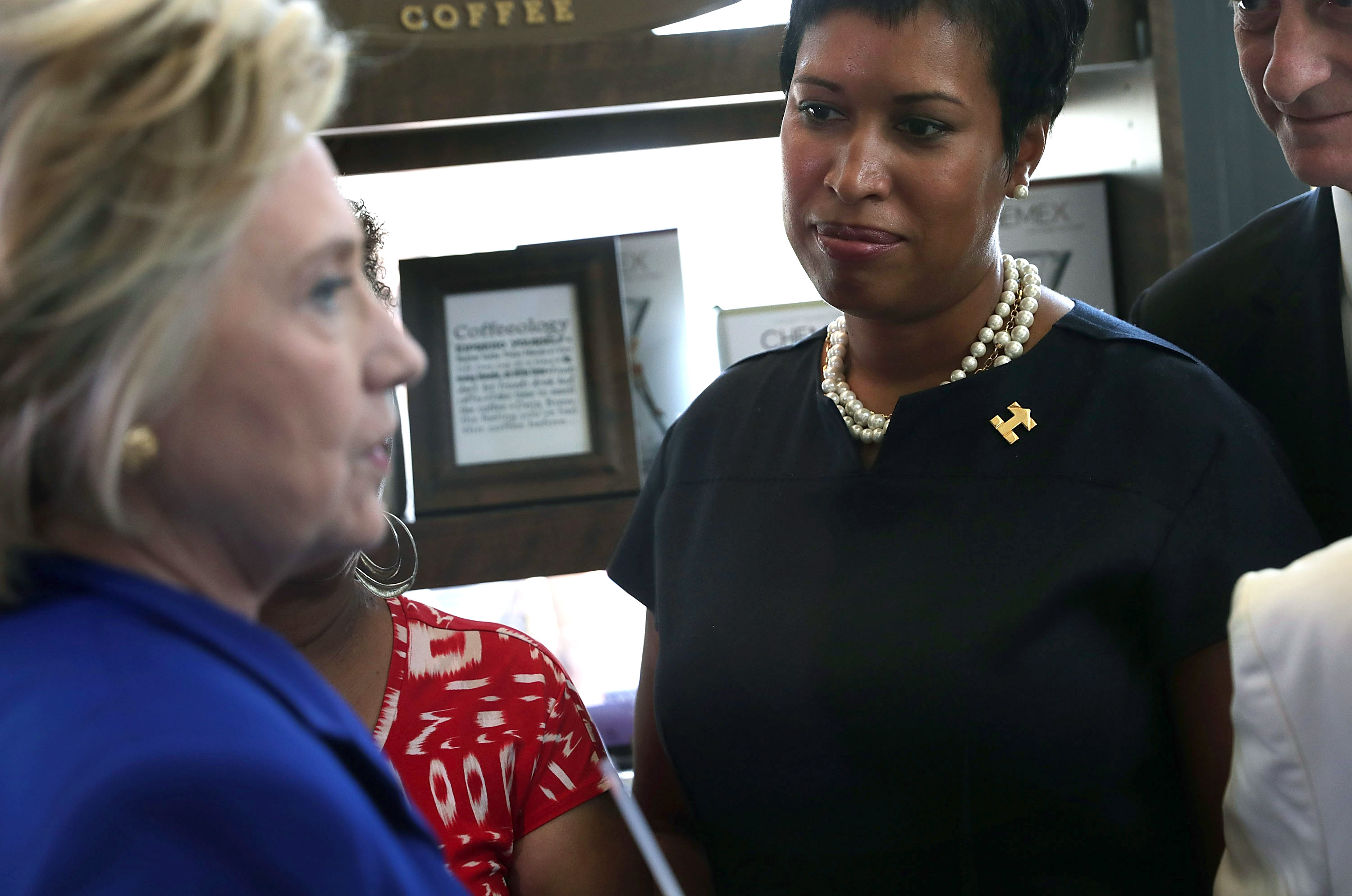 Hillary Clinton Meets With DC Mayor And DC Representative At Coffee Shop