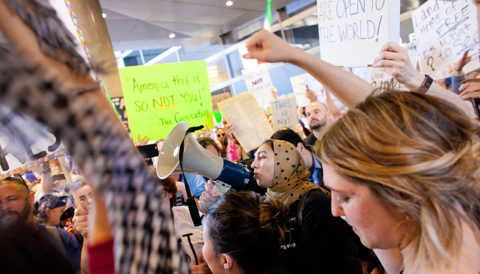 US-TRUMP-PROTEST-IMMIGRATION-POLITICS-MIGRATION-LA-DEMONSTRATION