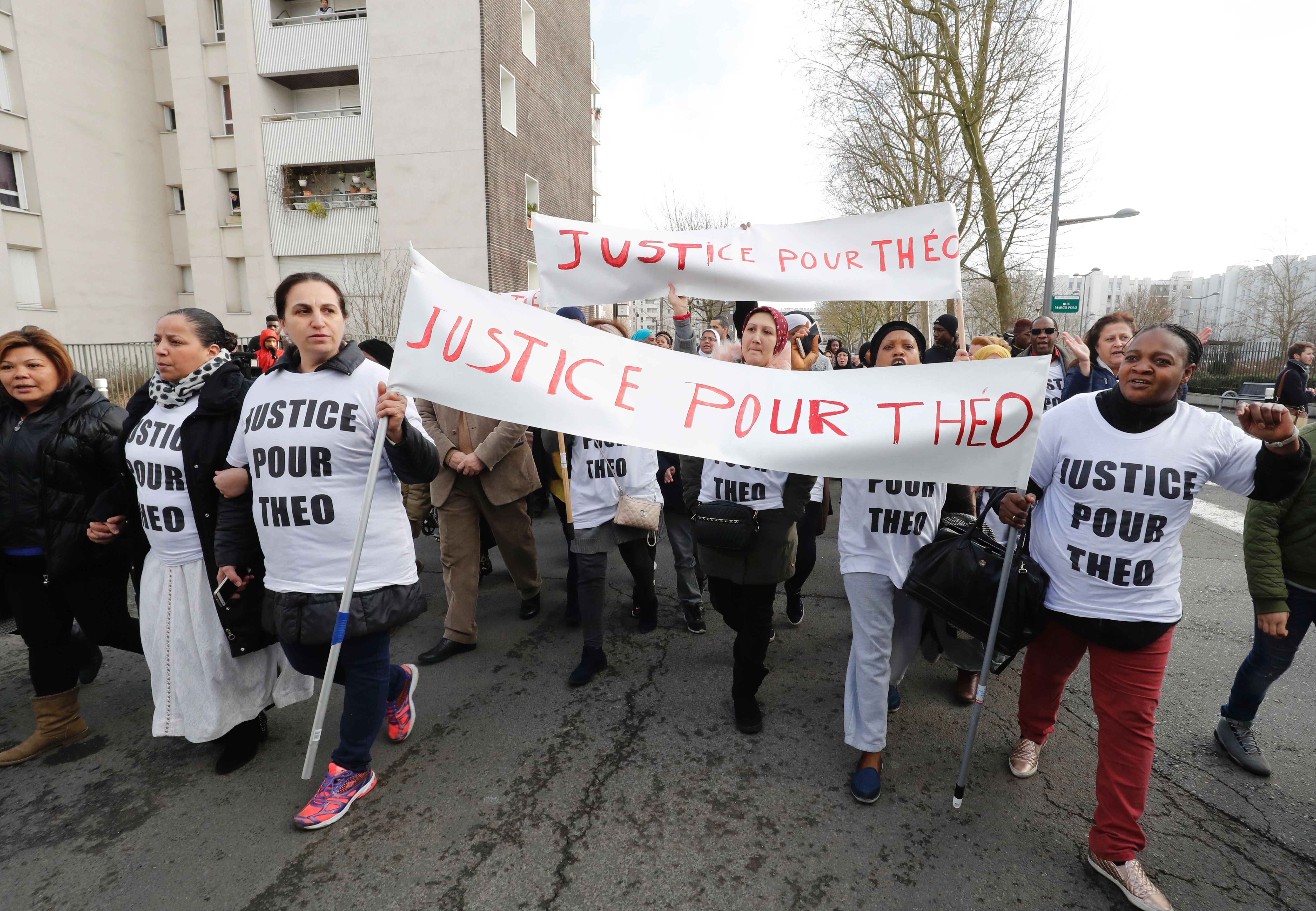 FRANCE-POLICE-SUBURBS-RAPE-DEMO