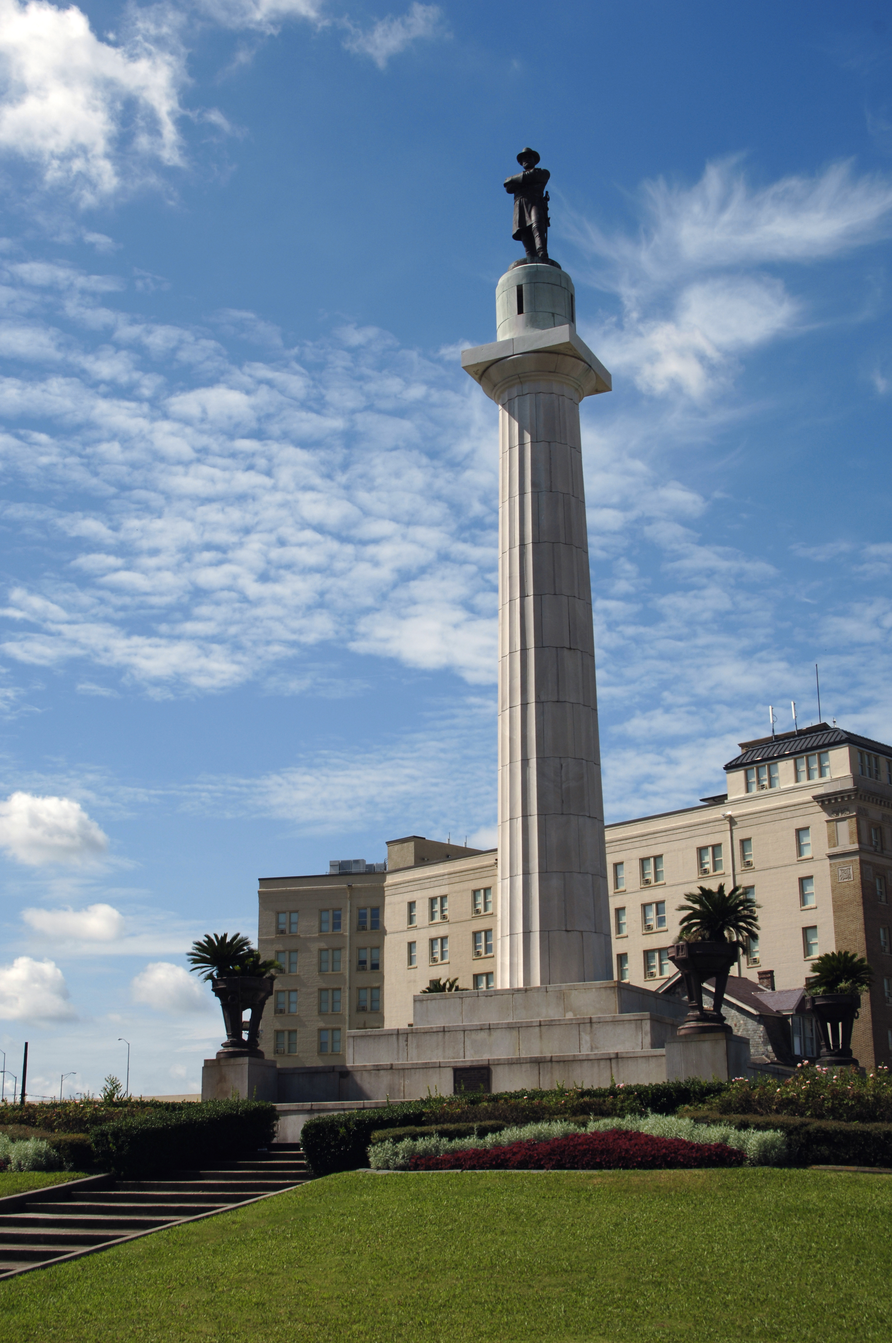 Robert E. Lee Monument.