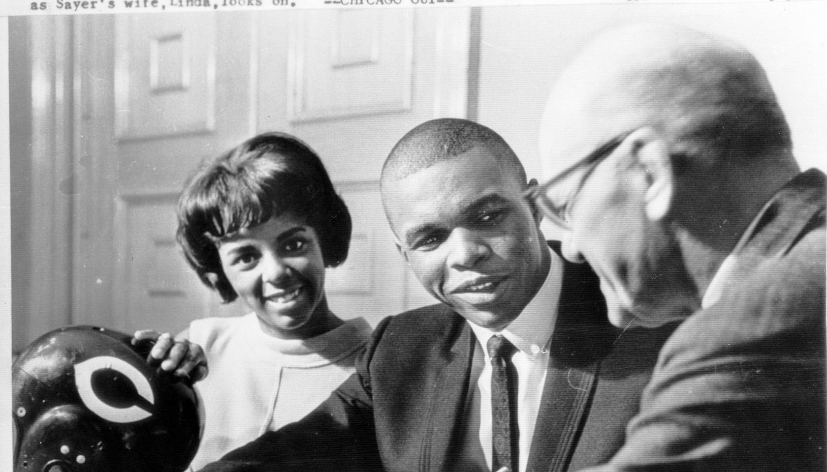 Gale Sayers Signs on as a Chicago Bear