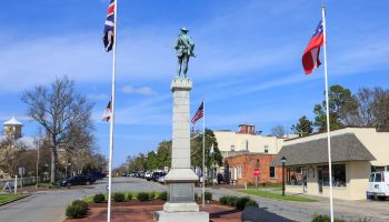 Memorial to Confederate Soldiers - Downtown Edenton North Carolina