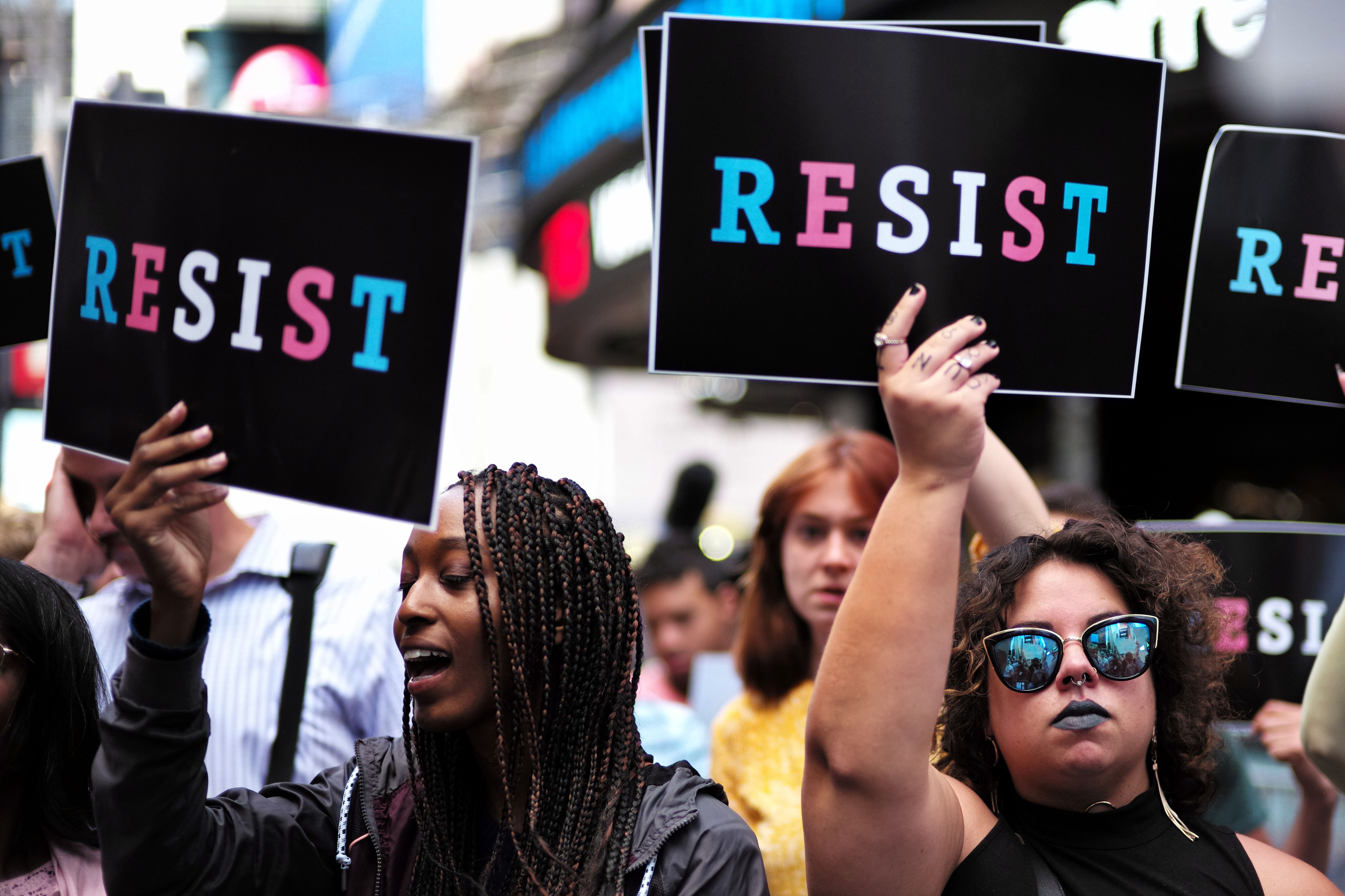 US-POLITICS-MILITARY-TRANSGENDER-TRUMP-PROTEST