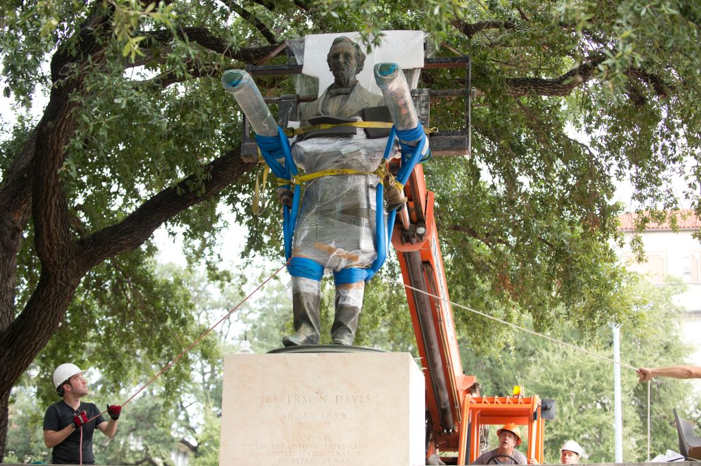 Jefferson Davis Statue removed in Texas