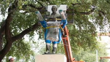 Jefferson Davis Statue removed in Texas