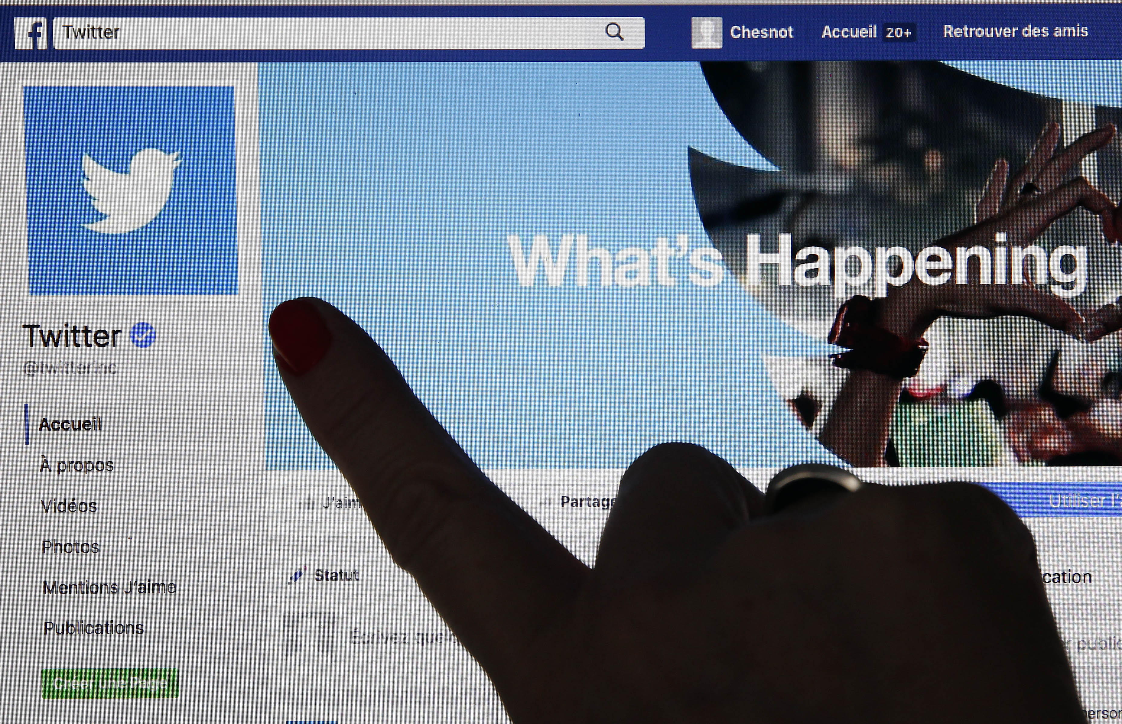 Twitter Is Said to Be Discussing a Possible Takeover