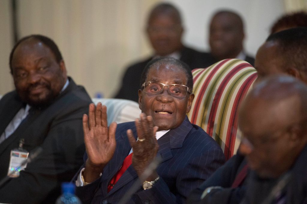 South African President Jacob Zuma hosts Zimbabwean President Robert Mugabe