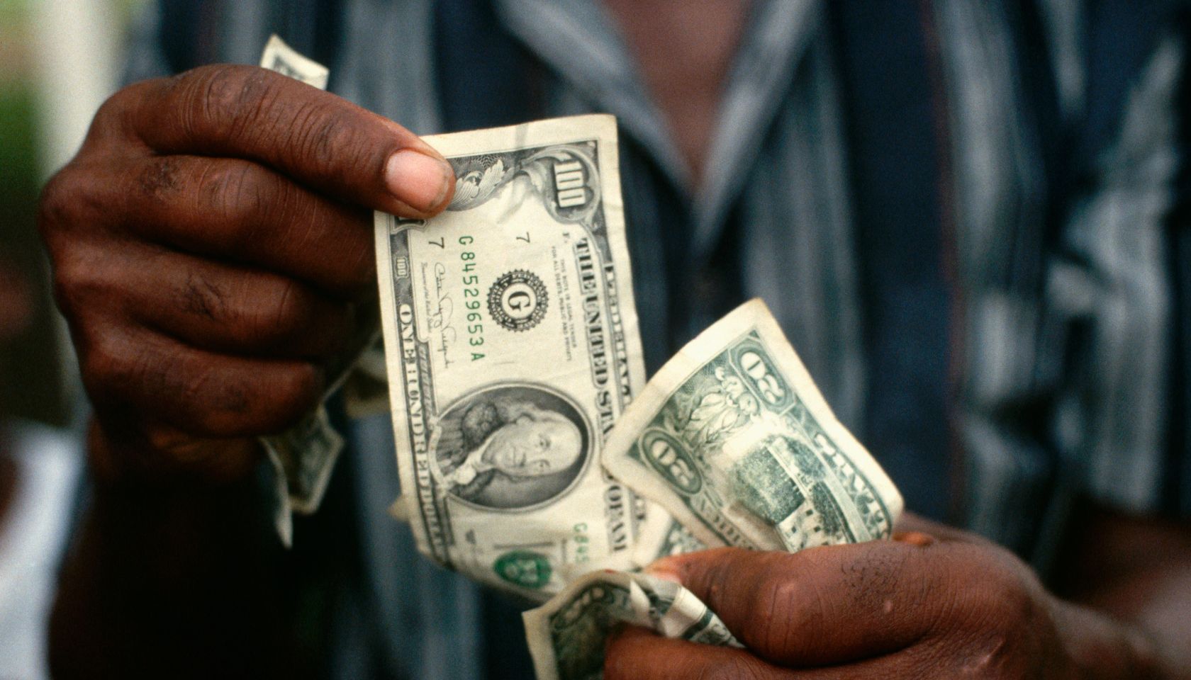 Making Bets at the Racetrack