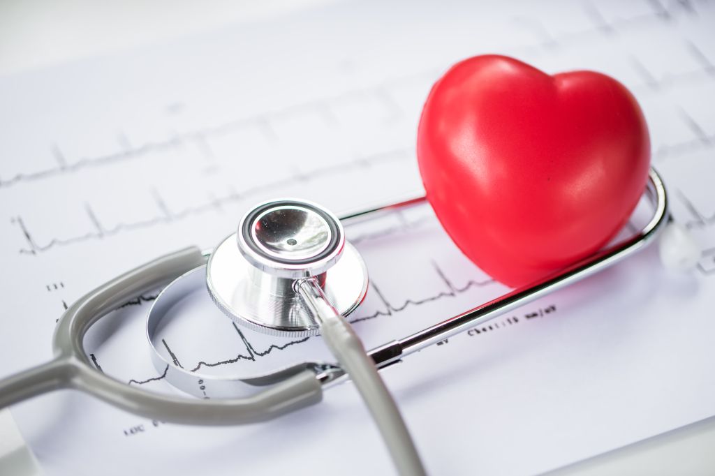 heart disease,Stethoscope and heart,diagnose