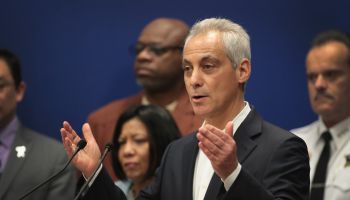 Chicago Mayor Emanuel Urges IL Governor To Sign Gun Dealer Licensing Bill