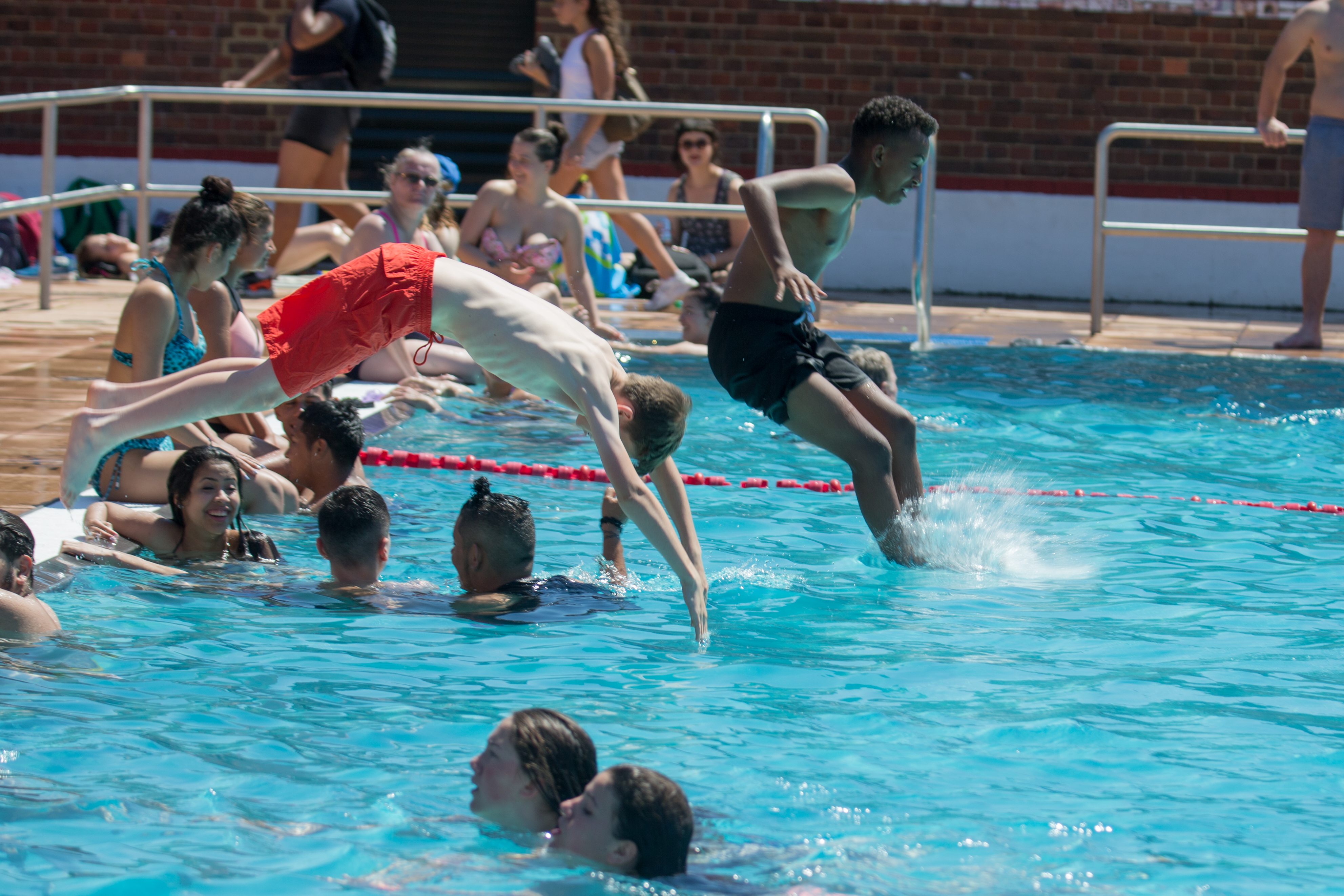 Heatwave weather hits London