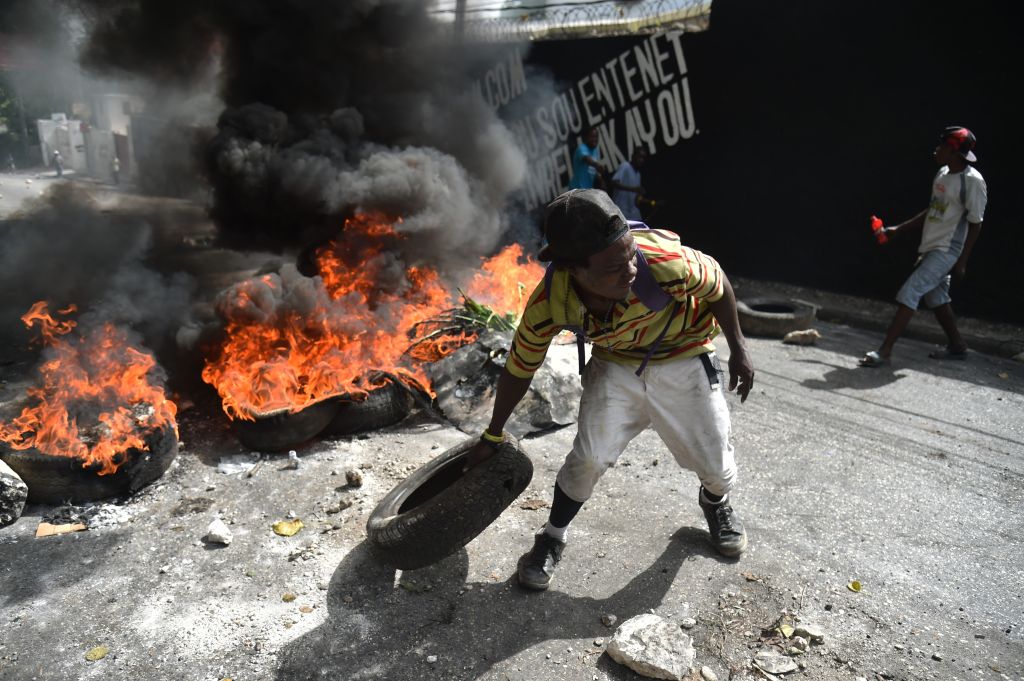 TOPSHOT-HAITI-FUEL-PROTEST