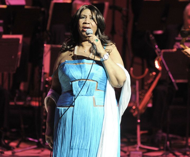 Aretha Franklin performs live