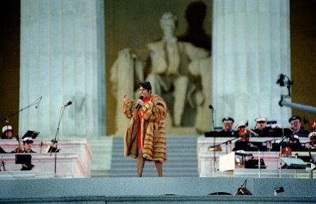 Aretha Franklin performs at the Lincoln Memorial
