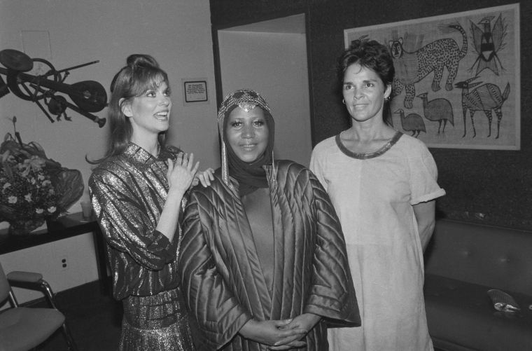 Lesley Ann Warren, Aretha Franklin, and Ali MacGraw