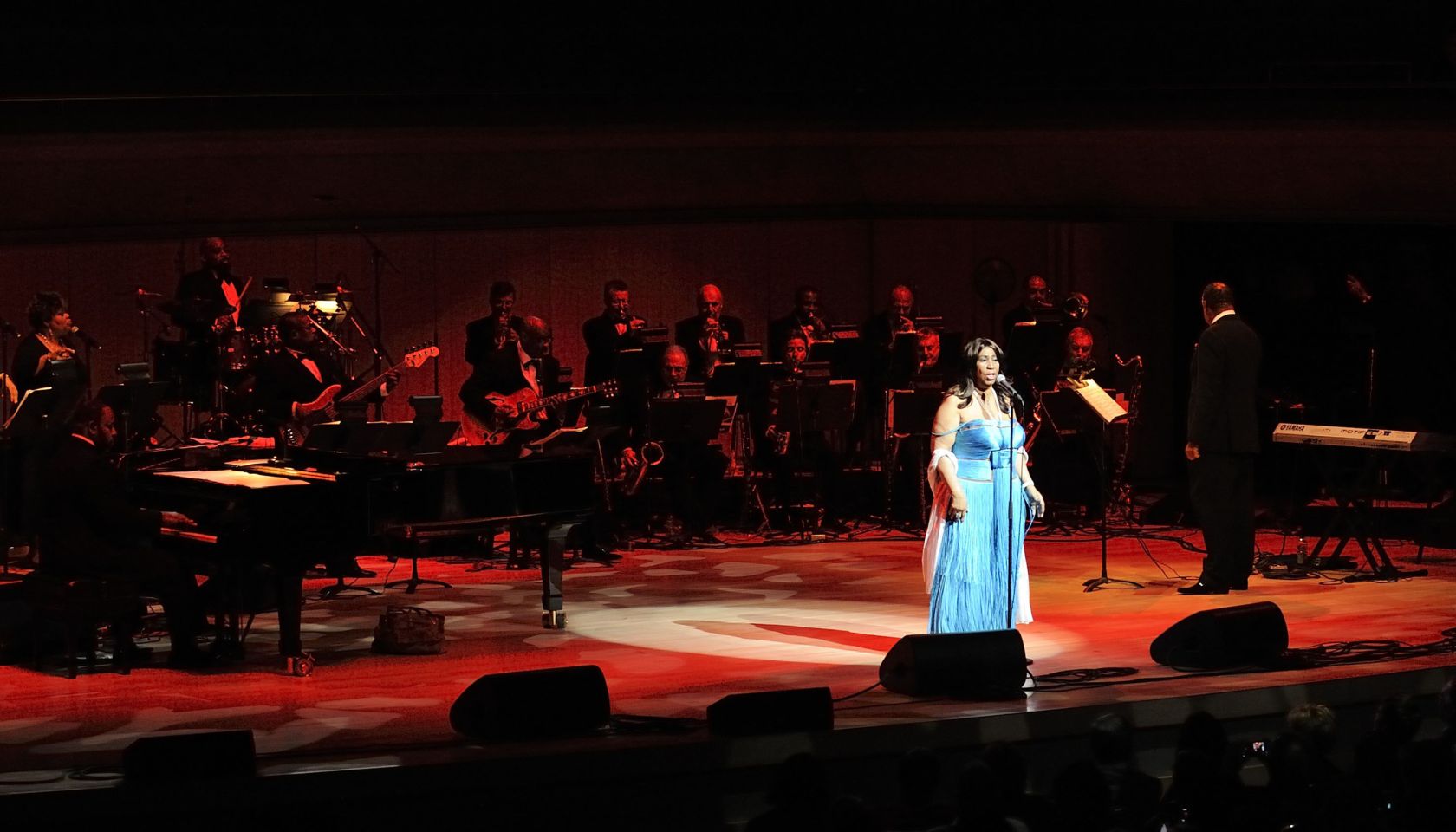 Aretha Franklin performs live