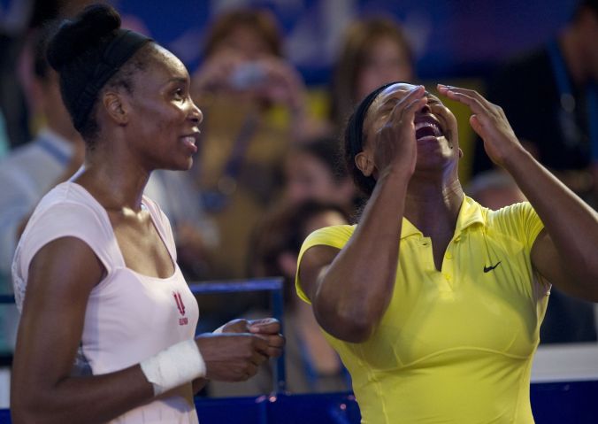 US tennis player Serena (R) and Venus Wi