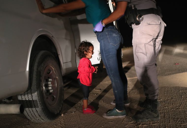 Border Patrol agents detain migrants