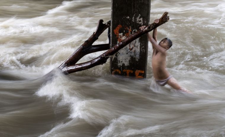 Philippines torrential downpours