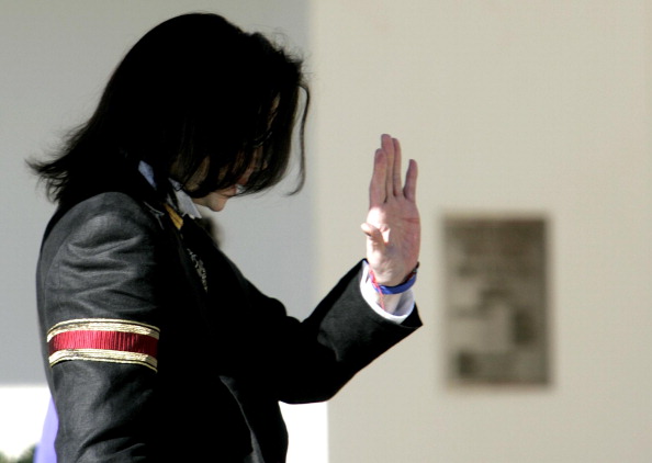 US pop icon Michael Jackson waves to his