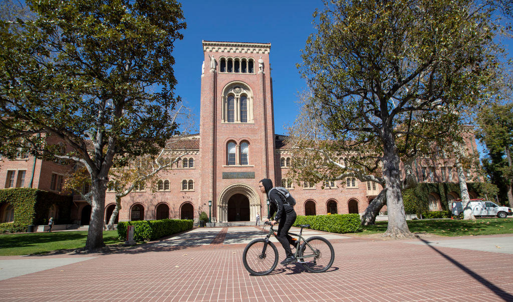 Felicity Huffman, Lori Loughlin And Mossimo Giannulli Indicted In College Admissions Bribery Case