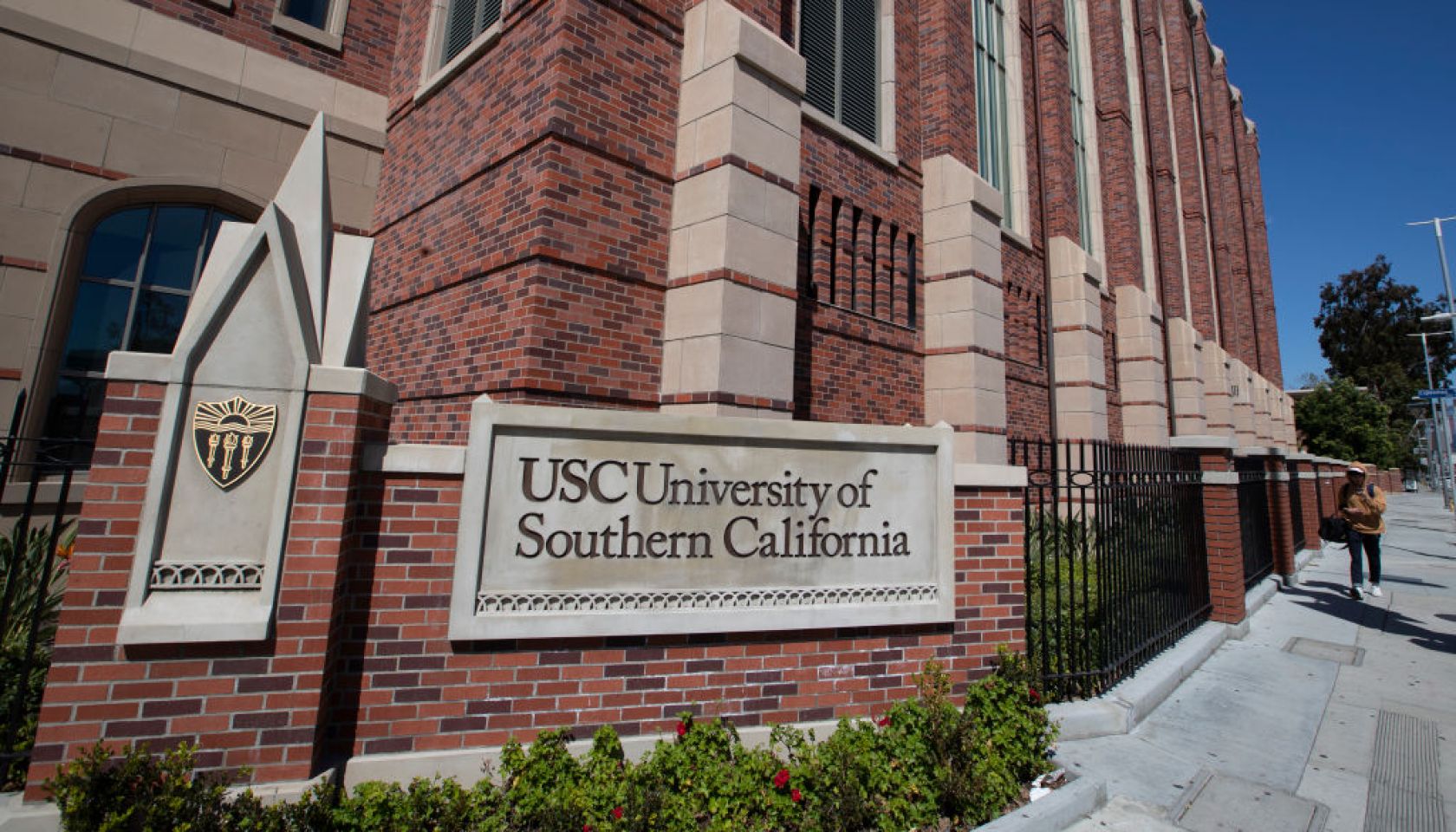 Felicity Huffman, Lori Loughlin And Mossimo Giannulli Indicted In College Admissions Bribery Case