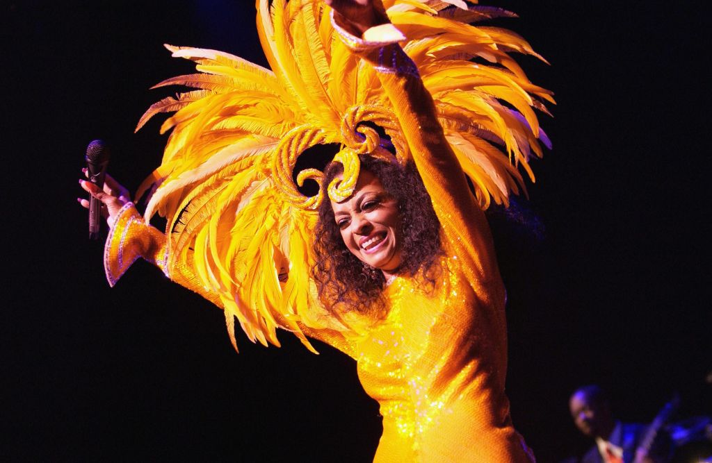 American singer Diana Ross waves to the