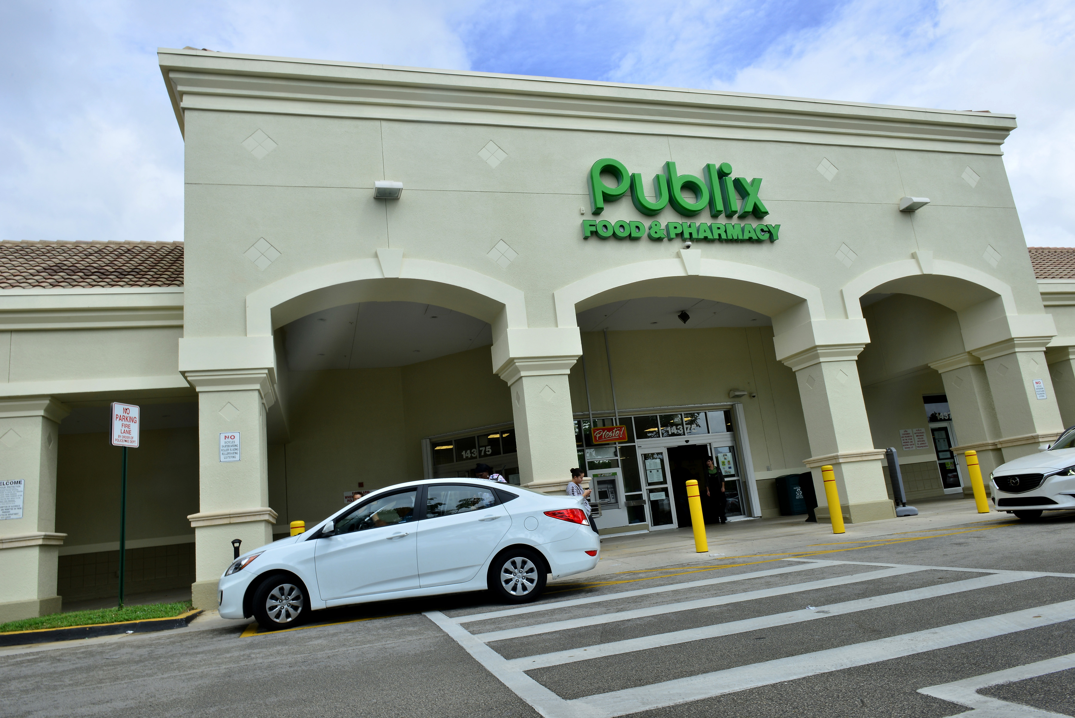 Florida prepares for Hurricane Matthew