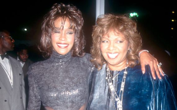 Whitney Houston's Relationship With Robyn Crawford Wasn't 'Natural' To Cissy Houston