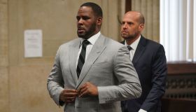 Cook County prosecutors seek to raise bond on R. Kelly even though heâs already in custody on federal charges