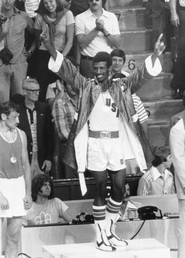 Leon Spinks Receiving Gold Medal