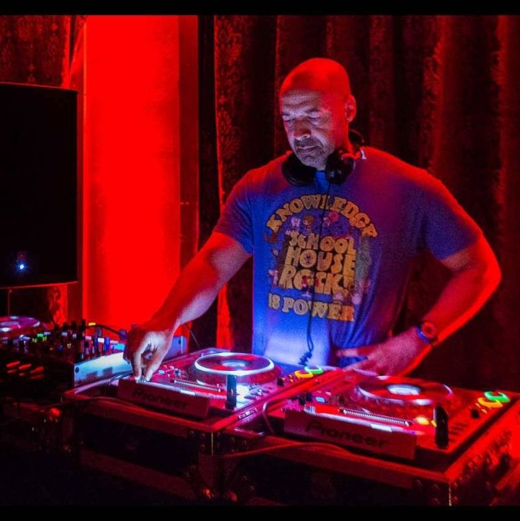 Sam "The Man" Burns, DC house music DJ, dies