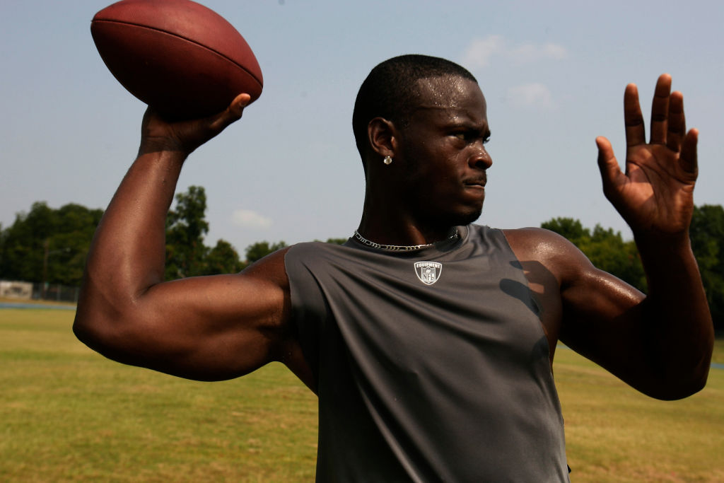 JERRY HOLT ¬•jgholt@startribune.com 7/20/2006 Montgomery Alabama profile on Vikings 2nd round pick----- Tarvaris Jackson Minnesota Vikings 2nd round quarterback from Alabama State, practice throwing the football during a workout at his old high school.