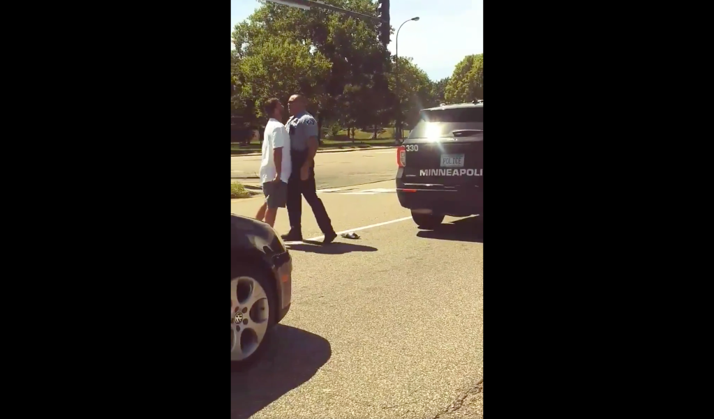 Minneapolis police encounter with driver viral video