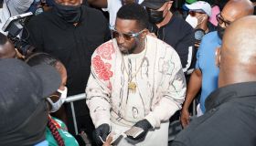 The Sean Combs Foundation & T.E.E.S. Miami Support Needy Families During The Holidays