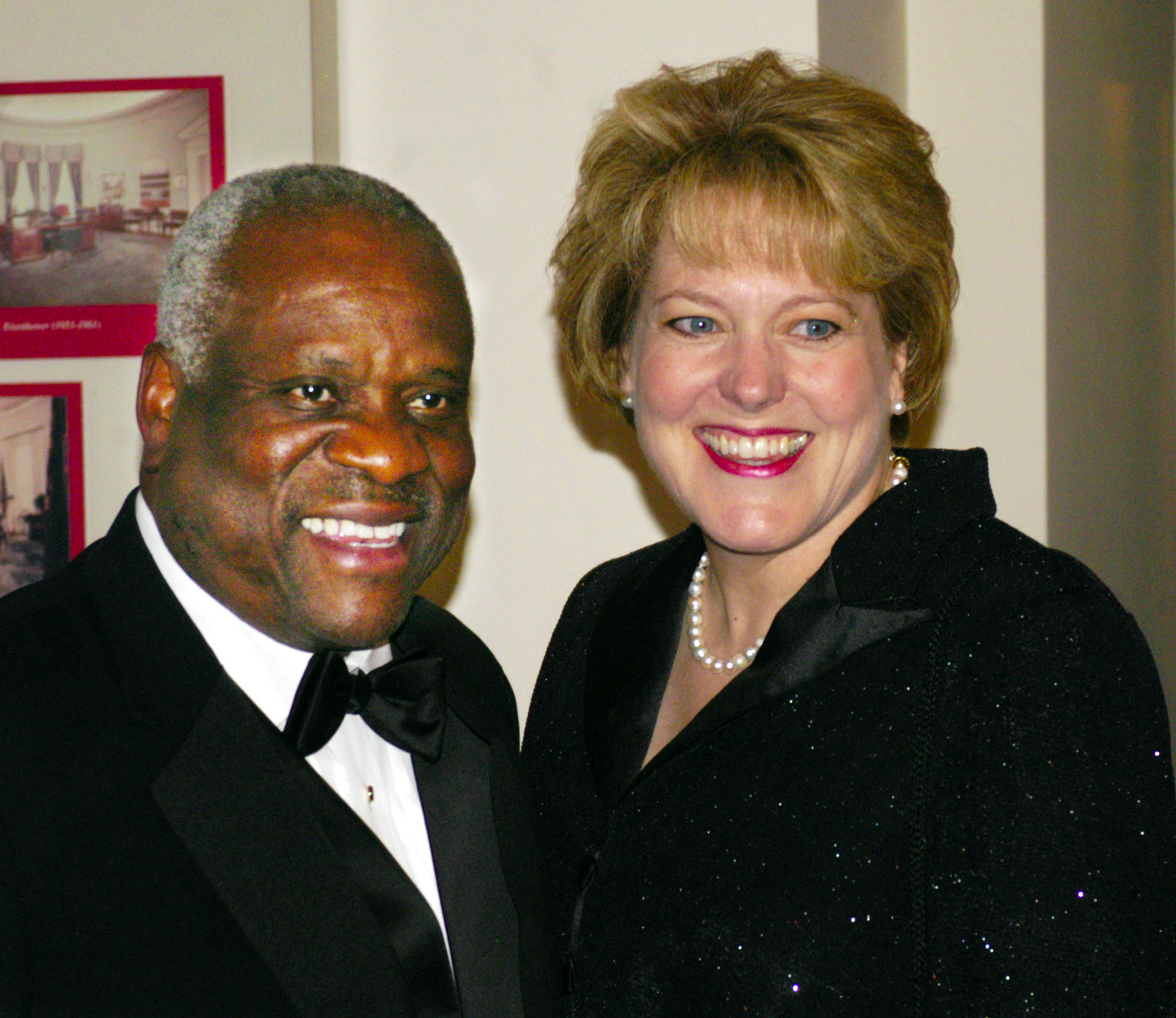 Guest arrivals: Supreme Court Justice Clarence Thomas and wi